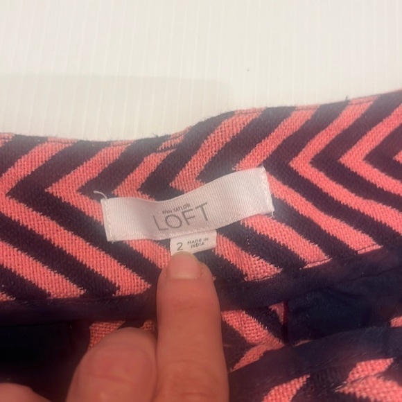 Ann Taylor LOFT The Riviera Shorts size 2 Coral pink Navy Chevron Stripe cotton - Picture 5 of 11
